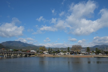 Fototapeta premium 京都 渡月橋と桂川