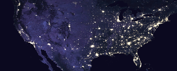 Blick auf die USA in der Nacht - Elements of this image furnished by Nasa © lavizzara