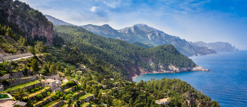 C&ocirc;te &icirc;le m&eacute;diterran&eacute;enne