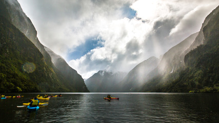 Doubtful Sound, Fiordland-Nationalpark in Neuseeland (New Zealand) - obrazy, fototapety, plakaty