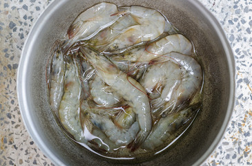 Raw shrimp in pot