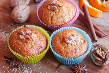 Muffins with walnuts and cinnamon