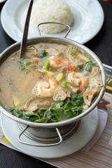 Thai Spicy Mixed Vegetable Soup with Prawns (Kang Liang Goong Sod )