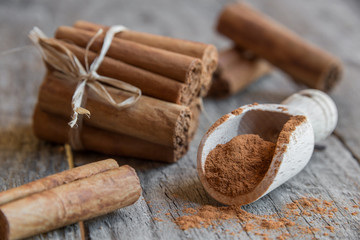Cinnamon sticks and powder