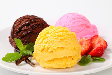 Ice cream trio