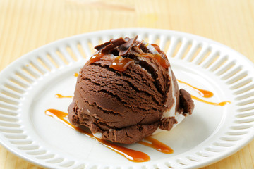 Chocolate vanilla ice cream