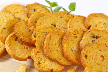 Olive dry biscuits