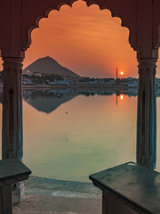 Zachód słońca, Pushkar, Radżastan, Indie - obrazy, fototapety, plakaty