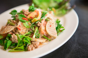 Fototapeta na wymiar Yum Wun Sen, Thai Spicy Seafood Salad with vermicelli