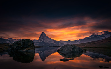 Sonnenuntergang über dem Matterhorn, Zermatt, Schweiz