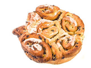 Gâteau chinois en gros plan sur fond blanc