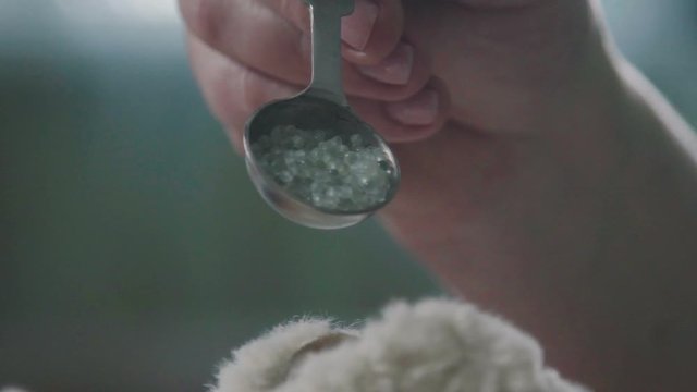 Filler for soft toys anti-stress. The process of creating a soft toy-antistress: a teddy bear in the old-fashioned style. Granules - small transparent balls for stuffing soft toys and anti-stress item