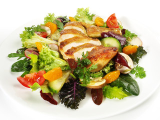 Gemischter Salat mit Hähnchenbrust