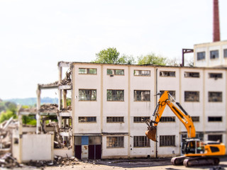 Altes Fabrikgebäude wird abgerissen