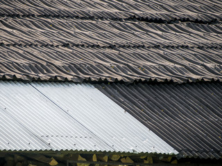 Altes marodes Scheunendach