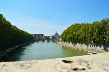 Fototapeta na wymiar Roma, vista vaticano da ponte romano.