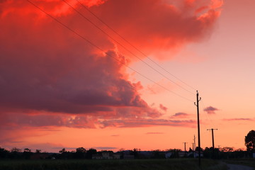 Coucher de soleil dans l'Aude, Occitanie dans le sud de la France