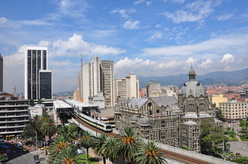 Fototapeta premium Panorámica del centro de la ciudad. Medellín, Colombia.