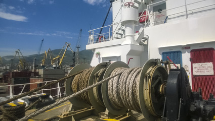 Mechanisms of tension control ropes. Winches. Equipment on the d