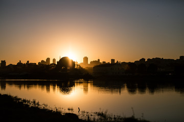 Fototapeta premium San Francisco skyline lake sunrise