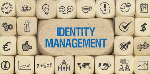 Identity Management / Würfel mit Symbole