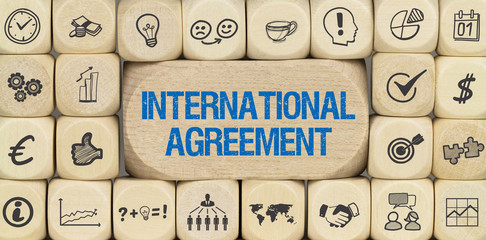 International Agreement / Würfel mit Symbole