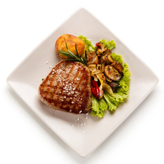 Grilled beefsteak with mushrooms