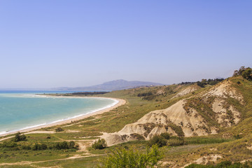 Strand mit Strandgut