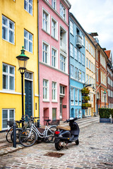 Fototapeta na wymiar Colorful hauses of Nyhavn, Copenhagen