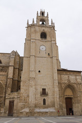 Fototapeta na wymiar Catedral de Palencia en España