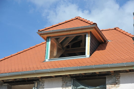 Neuaufbau einer Dachgaube auf einem Ziegeldach