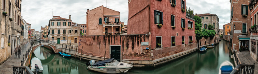 Fototapeta na wymiar Venetian canal panorama