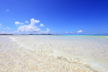 沖縄の美しいビーチ