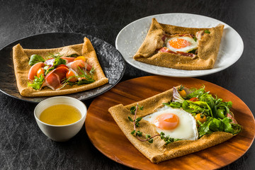 そば粉のクレープ　ガレット　 galette French food