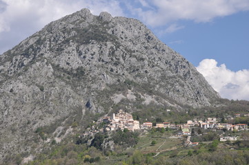 Fototapeta na wymiar Castelnuovo a Volturno, Nationalpark Abruzzen in Italien
