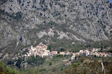 Fototapeta na wymiar Castelnuovo a Volturno, Nationalpark Abruzzen in Italien