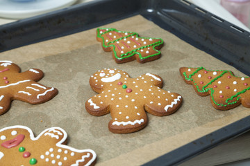 Lebkuchen Figuren auf Backblech