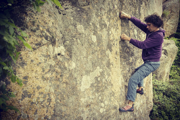 Obraz na płótnie Canvas Climber to climb a big wall.