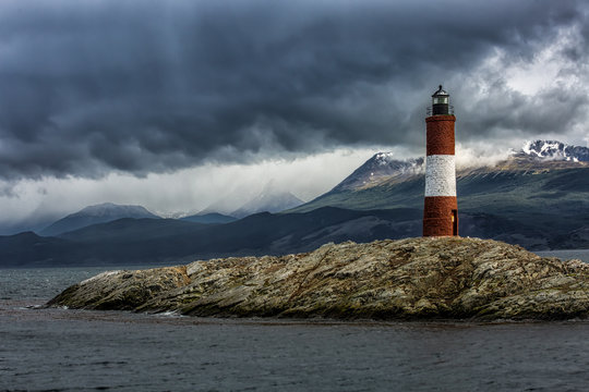 Les Eclaireurs lighthouse