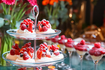 pavlova meringue cake with fresh berries 