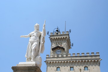 Fototapeta premium San Marino Statue