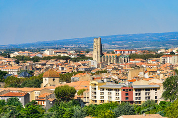 Fototapeta premium Blick auf die Stadt Carcassonne in der Region Languedoc-Roussilon im Süden Frankreichs