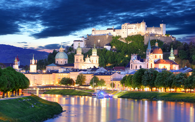 Fototapeta na wymiar Salzburg city at night, Austria