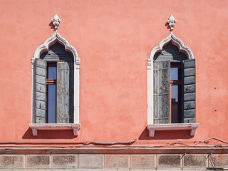 Fototapeta na wymiar Windows in Venetian Gothic style.