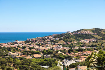 Fototapeta na wymiar Ville de Banyuls vue depuis la côte de Vermeille, Pyrénées- Orientales, Catalogne, Languedoc-Roussillon, France 