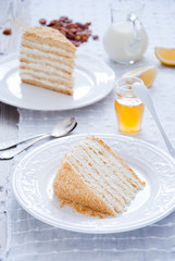 Honey cake with vanilla cream