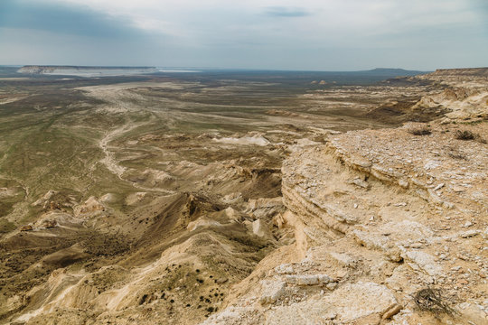 The break at the edge of the plateau of Ustyurt, cliffs, chinks, Kazakhstan