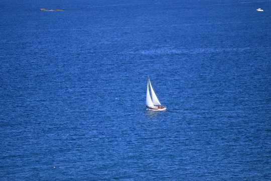 Segelschiff auf See