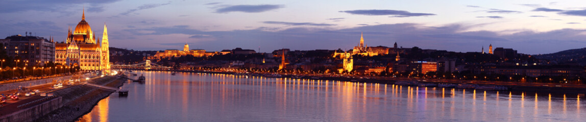 Fototapeta na wymiar Panaromic sunset view of Budapest 