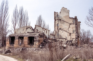 Fototapeta na wymiar Ruined school building